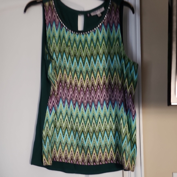 Jennifer Lopez Tops - Multicolor Chevron Pattern Sleeveless Top Slightly Used